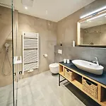 Aldrov Aparthotel