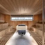 Aldrov Aparthotel 4*