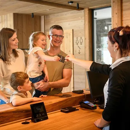 Aparthotel Aldrov 4*