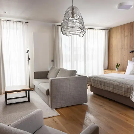 Aldrov Lägenhetshotell 4*