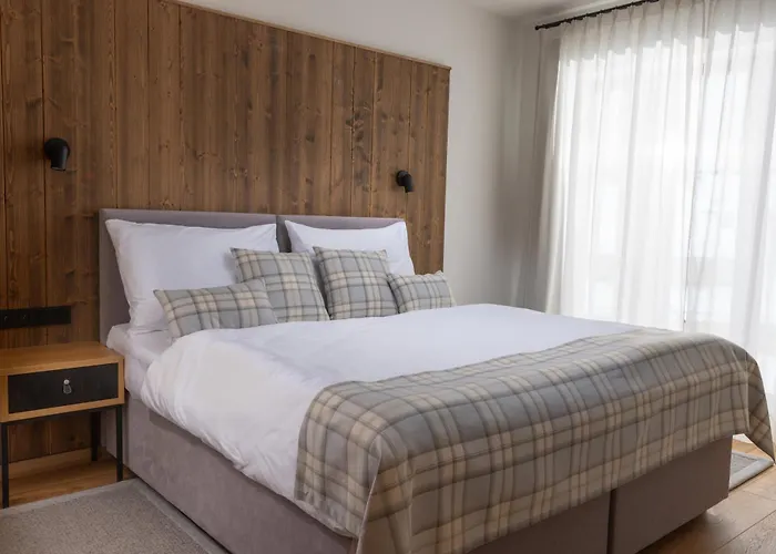 Aldrov Aparthotel 4*